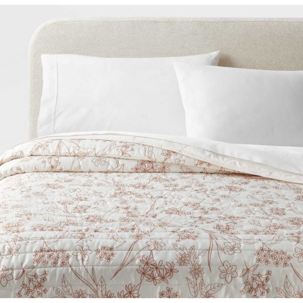 Twin/XL Twin Satin Quilt Ivory Floral Pattern- Room Essentials 92in X 66in